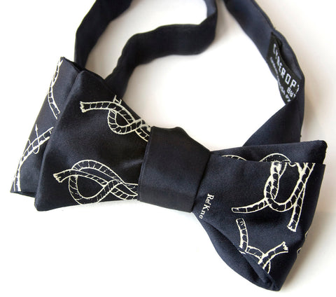 Knot tying diagram bow tie. "KNOTical" sailing knots.