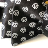 45 Adapter Bow Tie, dove grey on black, detail. By Cyberoptix