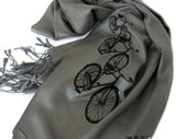 black and grey cruiser bike scarf